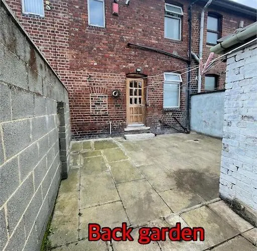 Tatil Evi Cheerful 2 Bedroom Mid Terrace House In Bd2 Bradford (West Yorkshire)