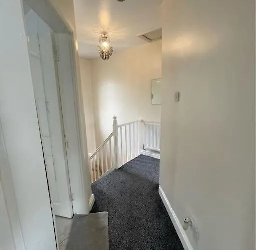 Tatil Evi Cheerful 2 Bedroom Mid Terrace House In Bd2 Bradford (West Yorkshire)